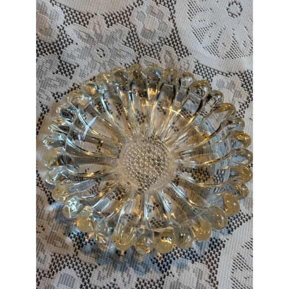 Vintage Hazel Atlas Dahlia Pattern Glass Ashtray Elegant MCM Decorative Piece - Picture 3 of 3